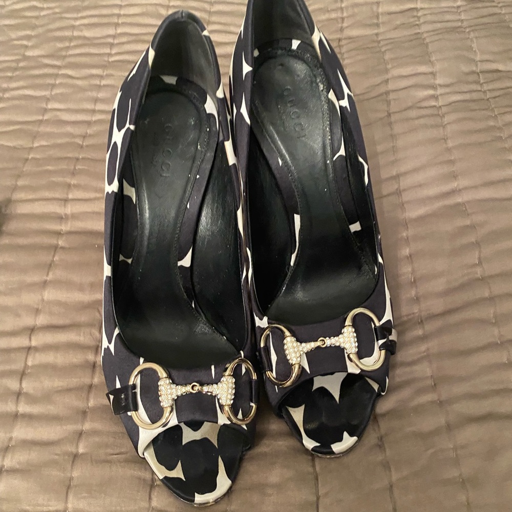 Gucci heels with Swarovski crystal horse-bit.